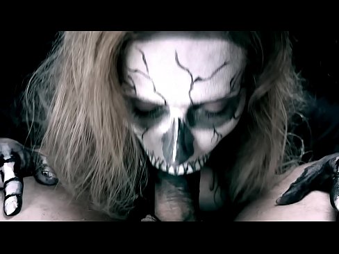 ❤️ Demon djevojka siše kurac svojim crnim ustima i guta spermu. ❤️ Ruski porno u pornografiji hr.sitevox.top ❤